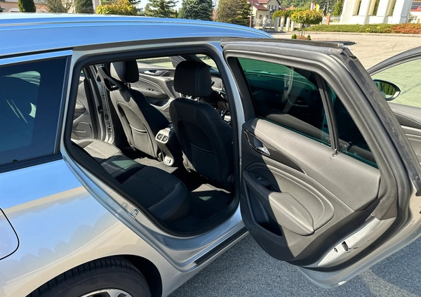 Opel Insignia cena 64950 przebieg: 182905, rok produkcji 2018 z Pruszków małe 497